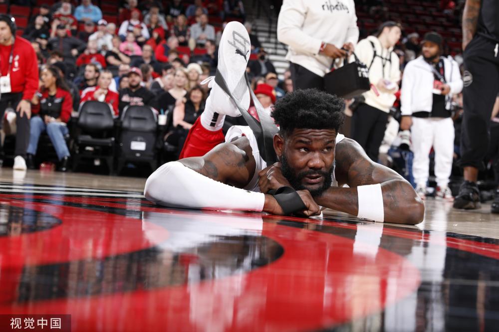 更高荣誉的 更高荣誉的